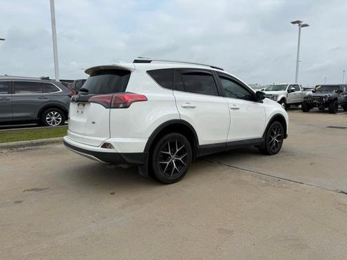 2016 Toyota RAV4 SE
