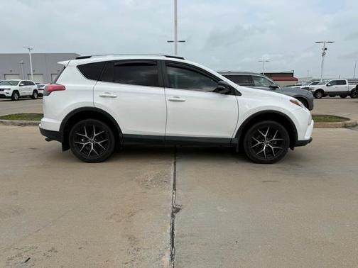 2016 Toyota RAV4 SE