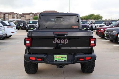 Black Clearcoat 2026 Jeep Gladiator Rubicon