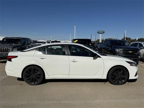 2020 Nissan Altima 2.5 SR