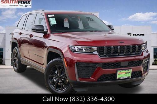 Velvet Red Pearlcoat 2026 Jeep Grand Cherokee Laredo