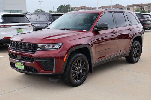 Velvet Red Pearlcoat 2026 Jeep Grand Cherokee Laredo