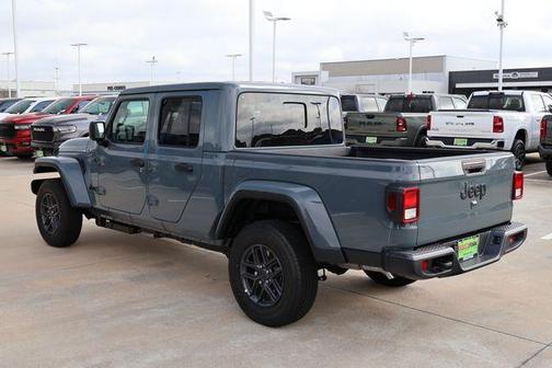 2026 Jeep Gladiator Sport