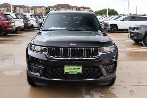 Diamond Black 2026 Jeep Grand Cherokee Laredo