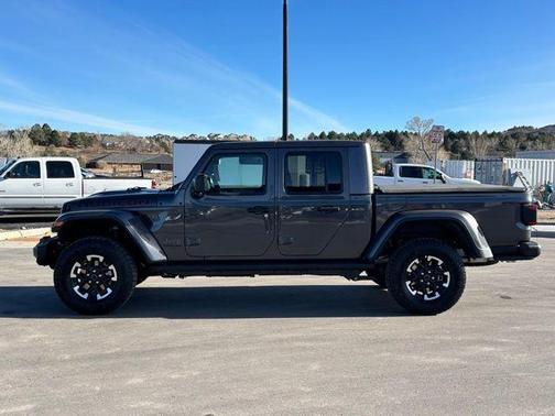 Granite Crystal Clearcoat Metallic 2026 Jeep Gladiator Rubicon