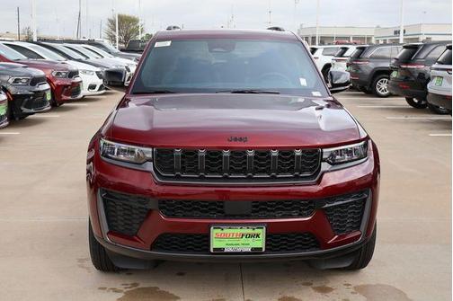 2026 Jeep Grand Cherokee Laredo