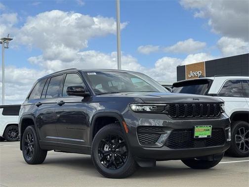 2025 Jeep Grand Cherokee Laredo