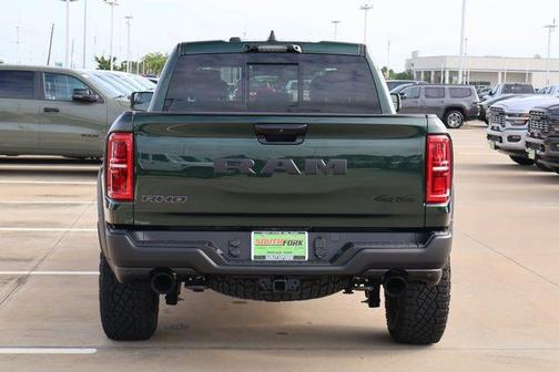 Serrano Red 2026 RAM 1500 RHO