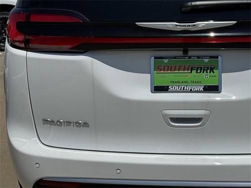 2026 Chrysler Pacifica Pinnacle