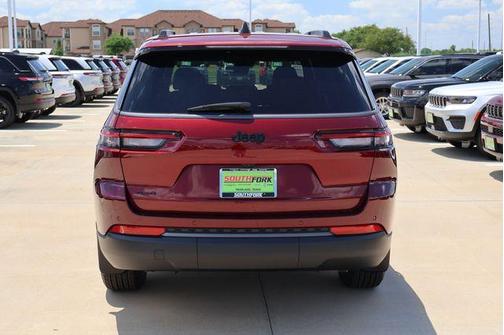 Velvet Red Pearlcoat 2026 Jeep Grand Cherokee L Laredo