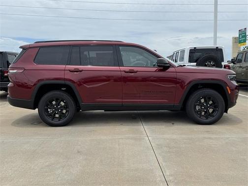 2025 Jeep Grand Cherokee L Laredo