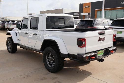 Bright White Clearcoat 2026 Jeep Gladiator Mojave