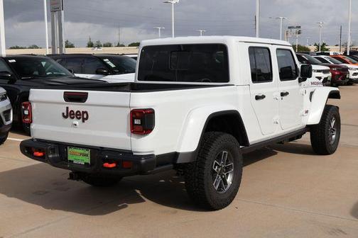 Bright White Clearcoat 2026 Jeep Gladiator Mojave