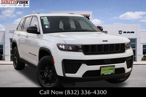 Bright White Clearcoat 2026 Jeep Grand Cherokee Laredo
