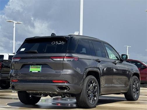 2025 Jeep Grand Cherokee Summit