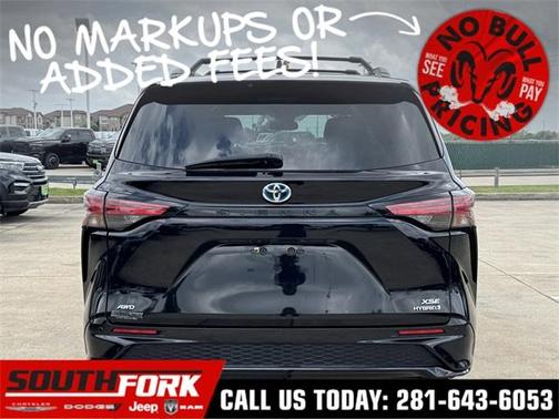 2022 Toyota Sienna XSE 7 Passenger