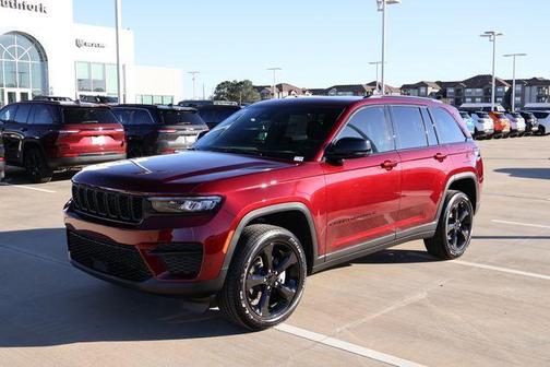 2025 Jeep Grand Cherokee Laredo