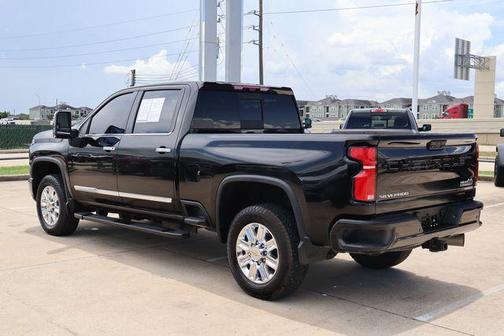 Black 2024 Chevrolet Silverado 2500 High Country