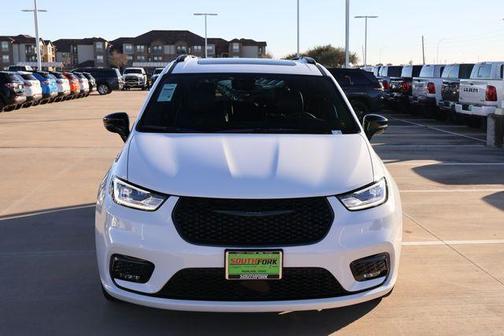 2026 Chrysler Pacifica Limited