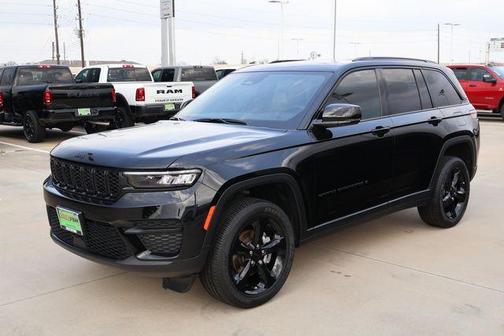 2025 Jeep Grand Cherokee Laredo