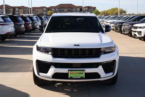Bright White Clearcoat 2026 Jeep Grand Cherokee Limited