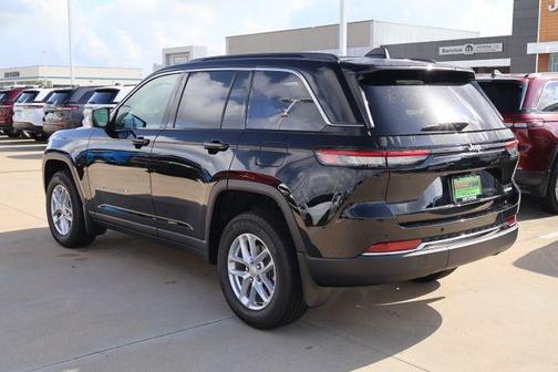Diamond Black 2026 Jeep Grand Cherokee Laredo X