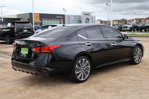Black 2023 Nissan Altima 2.5 SL