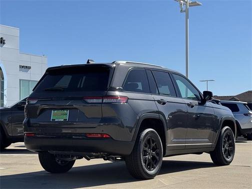 2025 Jeep Grand Cherokee Laredo