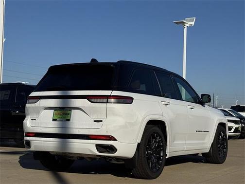 2025 Jeep Grand Cherokee Summit