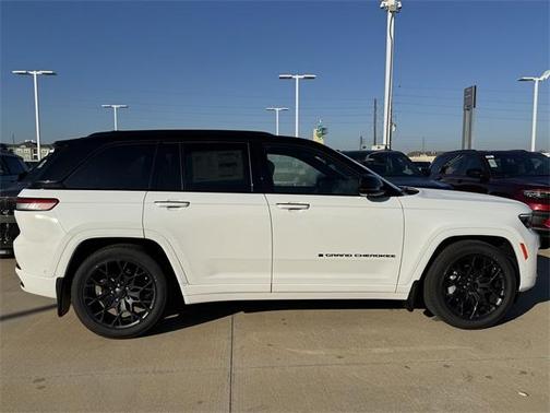 2025 Jeep Grand Cherokee Summit