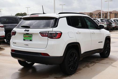 Bright White Clearcoat 2026 Jeep Compass Latitude