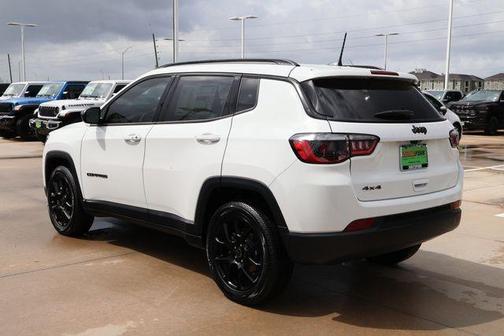 Bright White Clearcoat 2026 Jeep Compass Latitude