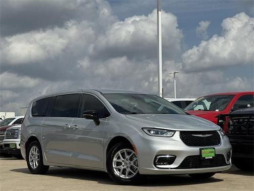 2024 Chrysler Pacifica Touring-L