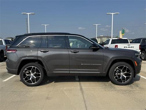 2025 Jeep Grand Cherokee Summit
