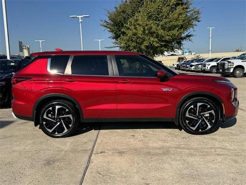 2023 Mitsubishi Outlander PHEV SE