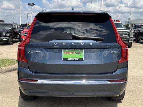 2023 Volvo XC90 B5 Plus