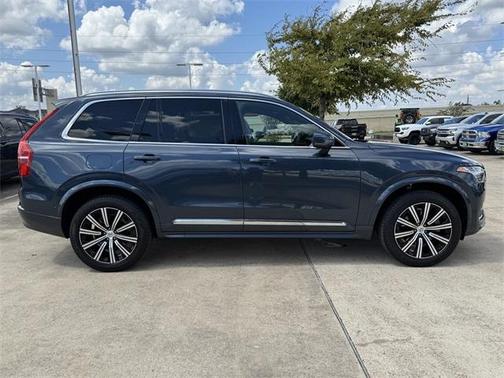 2023 Volvo XC90 B5 Plus