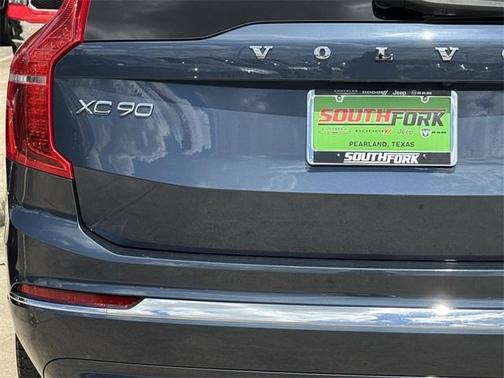 2023 Volvo XC90 B5 Plus