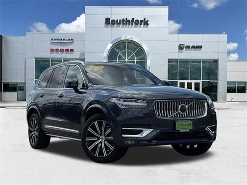 2023 Volvo XC90 B5 Plus