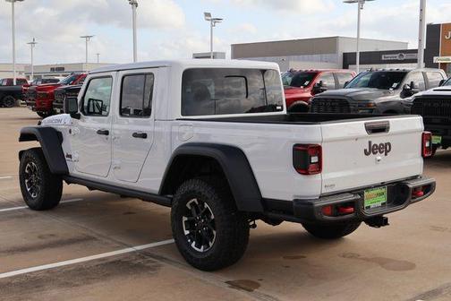 Bright White Clearcoat 2026 Jeep Gladiator Rubicon