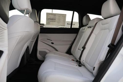 Bright White Clearcoat 2026 Jeep Cherokee LAREDO/LIMITED