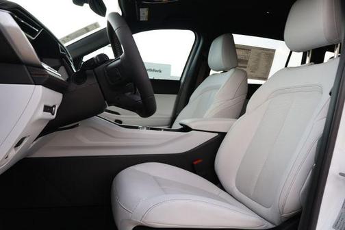 Bright White Clearcoat 2026 Jeep Cherokee LAREDO/LIMITED