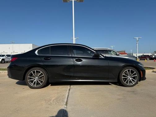 2019 BMW 330 i