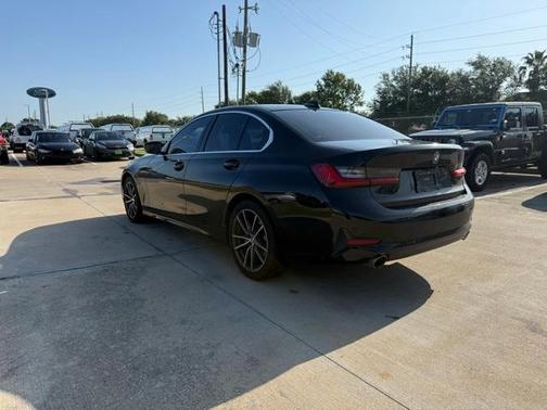 2019 BMW 330 i