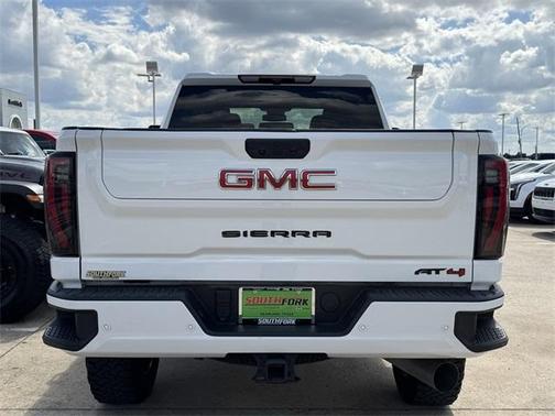 2024 GMC Sierra 2500 AT4