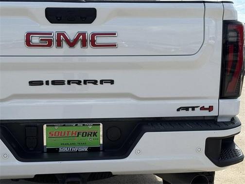 2024 GMC Sierra 2500 AT4