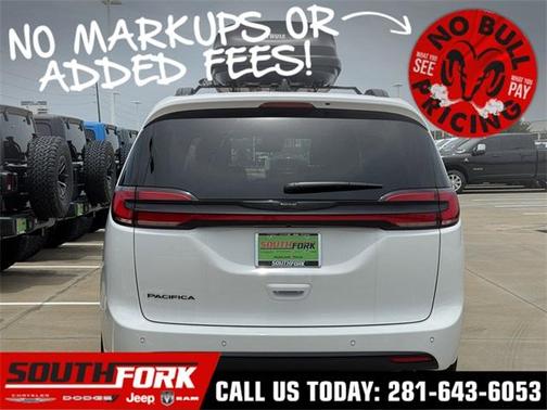 2025 Chrysler Pacifica Select