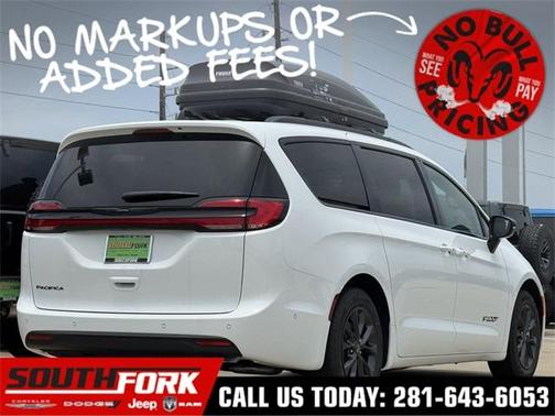 2025 Chrysler Pacifica Select