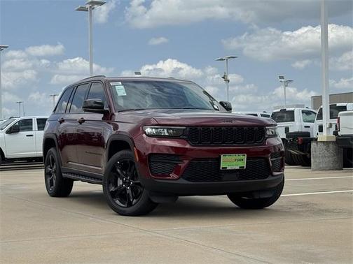2025 Jeep Grand Cherokee Laredo