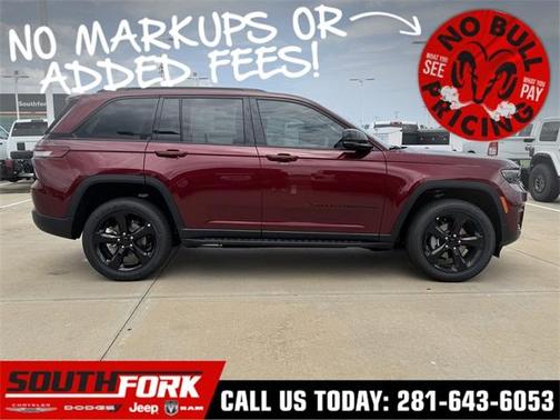 2025 Jeep Grand Cherokee Laredo